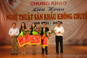 Ghi nhận từ “Liên hoan nghệ thuật Sân khấu không chuyên Hà Nội năm 2013