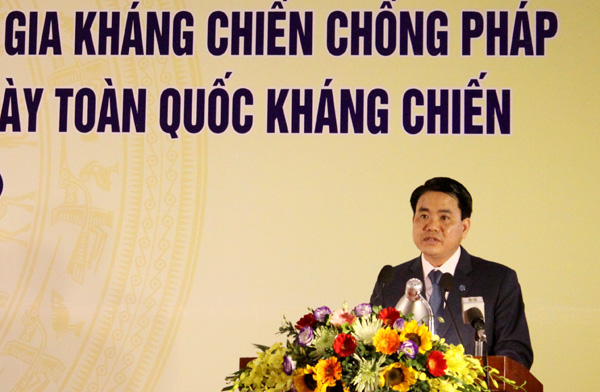 Chủ tịch UBND TP Nguyễn Đức Chung phát biểu tại buổi gặp mặt