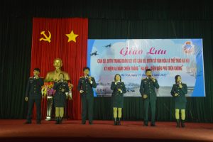 Đoàn viên thanh niên tự hào ôn lại truyền thống anh hùng “Hà Nội – 12 ngày đêm”