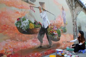 Sắp hoàn thiện bức bích họa “Ký ức về Hà Nội xưa” trên phố Phùng Hưng