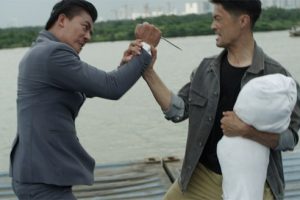 ‘Ông hoàng phim võ thuật’ Johnny Trí Nguyễn trở thành bảo mẫu bất đắc dĩ