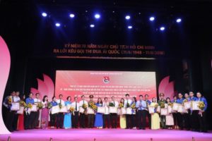 Đoàn Thanh niên quận Hà Đông được tặng Bằng khen trong 10 năm thực hiện  Nghị quyết 25 của BCH Trung ương Đảng (khóa X)
