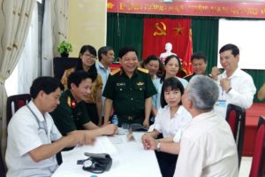 Huyện Thanh Trì khám sức khỏe và tặng quà các đối tượng chính sách nhân kỷ niệm 71 năm Ngày Thương binh, Liệt sỹ