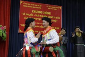 ‘Về nguồn’: Đặc sắc điệu múa ‘Con đĩ đánh Bồng’ làng Triều Khúc