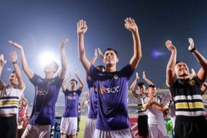 Chủ tịch FIFA Gianni Infantino chúc mừng CLB Hà Nội vô địch V-League 2018