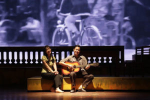 “Ngôi nhà trong thành phố” của Kịch Hà Nội biểu diễn khai màn Liên hoan sân khấu Thủ đô lần thứ VIII- 2018