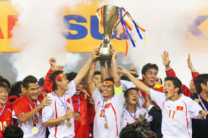 Các nhà vô địch AFF Cup 2008 tiếp lửa tinh thần cho ĐT Việt Nam trên sân Mỹ Đình
