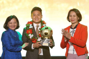 Quang Hải đoạt Quả bóng Vàng Việt Nam 2018