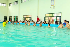 4.437 trẻ em huyện Thường Tín được phổ cập bơi