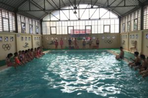 Huyện Thanh Trì cấp chứng chỉ hoàn thành chương trình phổ cập bơi cho 5.462 học sinh.