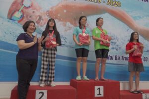 Trao giải lứa tuổi 12-13 môn bơi Hội khỏe Phù Đổng lần thứ X thành phố Hà Nội