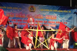 Tưng bừng Hội diễn ca múa nhạc CNVCLĐ quận Đống Đa