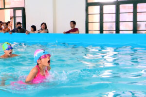 Thường Tín phổ cập bơi và phòng chống đuối nước cho 470 trẻ em