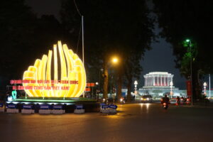 Hà Nội rực rỡ trang trí chiếu sáng chào mừng Đại hội lần thứ XIII Đảng Cộng sản Việt Nam