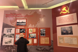 Trưng bày hơn 100 bức ảnh, tài liệu về Chủ tịch Hồ Chí Minh – Người sáng lập, lãnh đạo và rèn luyện Đảng Cộng sản Việt Nam