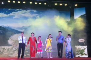 Khen thưởng 87 tập thể, cá nhân và gia đình tiêu biểu nhân kỷ niệm 20 năm Ngày Gia đình Việt Nam