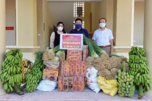 Hội Nông dân huyện Phú Xuyên tích cực chia sẻ, hỗ trợ tác phòng, chống dịch Covid-19