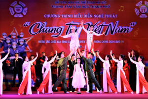 “Chung tay Việt Nam”: Chương trình nghệ thuật đong đầy cảm xúc về những con người nơi tuyến đầu chống dịch