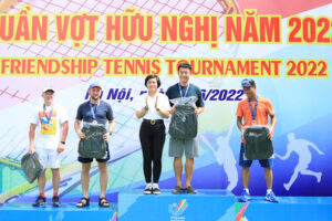 Giải quần vợt hữu nghị Hà Nội góp phần tăng cường tình đoàn kết với bạn bè quốc tế   