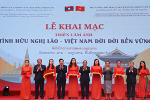 Triển lãm ảnh “Tình hữu nghị Lào – Việt Nam đời đời bền vững” tại Hà Nội