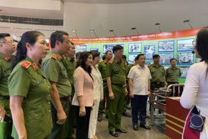 Khai mạc triển lãm “Cảnh sát Việt Nam mưu trí, dũng cảm, vì nước, vì dân, quên thân phục vụ”