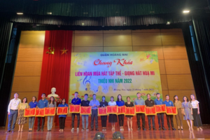 Chung khảo Liên hoan Múa hát tập thể – Giọng hát Hoạ mi Thiếu nhi quận Hoàng Mai năm 2022