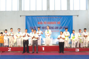Hơn 300 võ sinh dự giải Karate hè 2022