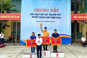 330 vận động viên tham gia chung kết Giải chạy việt dã huyện Thạch Thất năm 2022