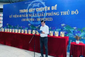 Thư viện Hà Nội tổ chức Trưng bày chuyên đề kỷ niệm 68 năm Ngày Giải phóng Thủ đô