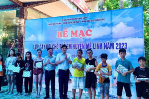 Mê Linh bế giảng lớp dạy bơi miễn phí cho trẻ em năm 2023