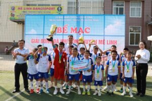 Chung kết và trao giải Giải Bóng đá Nhi đồng huyện Mê Linh năm 2023