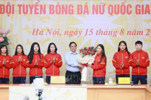 Thủ tướng Phạm Minh Chính gặp mặt đội tuyển bóng đá nữ Việt Nam