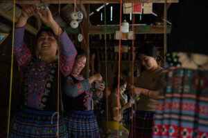 “Thiên, Thuỷ, Thổ: Những cuộc giao thoa”: Tôn vinh thiết kế và trao đổi di sản văn hoá Anh – Việt