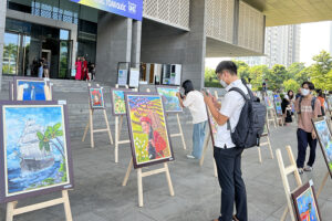 58 bức tranh đầy “Sắc màu” được trưng bày tại Bảo tàng Hà Nội