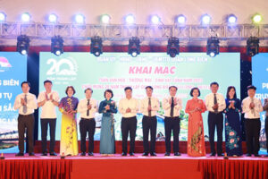Long Biên tổ chức Tuần Văn hóa – Thương mại – Sinh vật cảnh chào mừng 20 năm thành lập quận