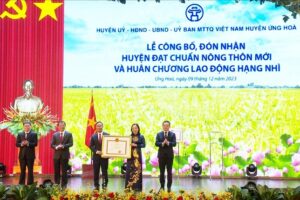 Huyện Ứng Hòa đón nhận Huyện đạt chuẩn Nông thôn mới và Huân chương Lao động hạng Nhì