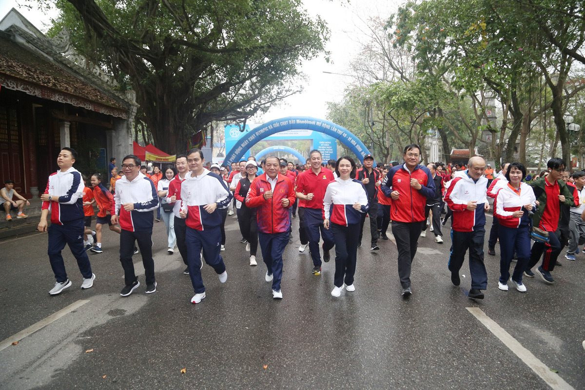 Sôi động chương trình “Vinh quang Thể thao Việt Nam”, phát động Giải chạy Báo Hànộimới mở rộng