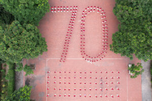 2000 hội viên phụ nữ quận Long Biên đồng diễn dân vũ chào mừng kỷ niệm 70 năm Chiến thắng Điện Biên Phủ