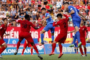 Làng bóng Việt…lo chống “bão Euro”