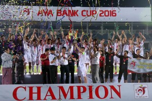 Đội tuyển Việt Nam đăng quang AYA Bank Cup 2016