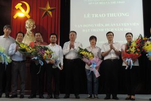 Hà Nội: Trao thưởng VĐV, HLV đạt thành tích năm 2016