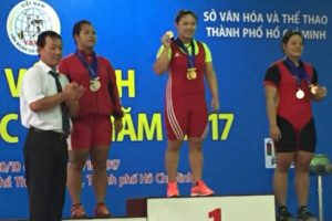 Các đô cử nữ Hà Nội vô địch tại Giải Cử tạ toàn quốc năm 2017