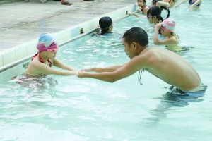Quận Hà Đông làm tốt công tác phổ cập bơi cho học sinh tiểu học