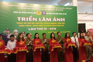 Trao giải và triển lãm ảnh “Công an Thủ đô tận tụy, trách nhiệm, gần gũi, thân thiện, nhân văn, vì nhân dân phục vụ”