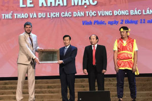Hà Nội, Vĩnh Phúc, Lào Cai, Bắc Ninh được UNESCO trao Bằng ghi danh Nghi lễ và Trò chơi kéo co là Di sản văn hóa phi vật thể đại diện của nhân loại