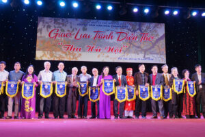 Giao lưu trình diễn thơ “Thu Hà Nội”