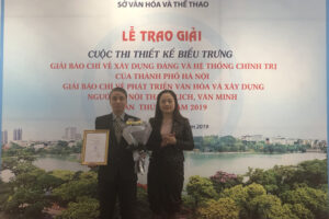 Trao giải Cuộc thi thiết kế biểu trưng 02 Giải Báo chí TP Hà Nội