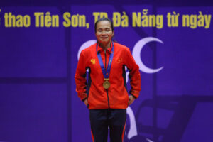 Sau SEA Games 30, lực sĩ Hà Nội Vương Thị Huyền tiếp tục giành Vàng ở giải VĐQG