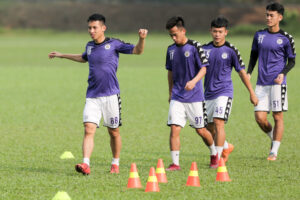 Hà Nội FC trở lại tập luyện sau Chỉ thị 19