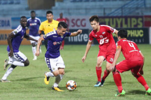 Bóng đá Việt Nam trở lại thi đấu vào tháng 9 sau hai lần bị gián đoạn bởi dịch Covid-19